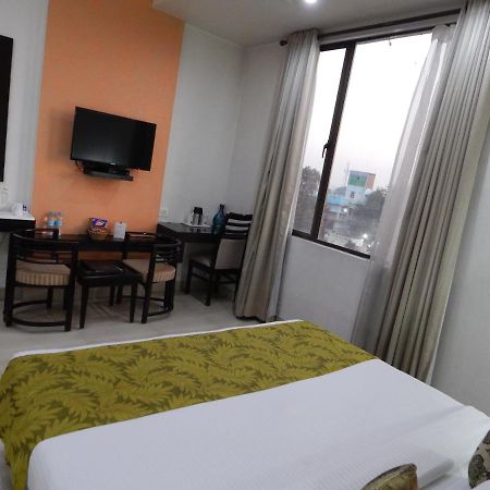 Hotel The Marque 마투라 외부 사진