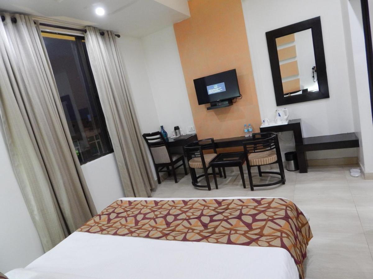 Hotel The Marque 마투라 외부 사진