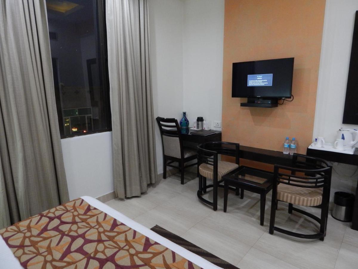 Hotel The Marque 마투라 외부 사진