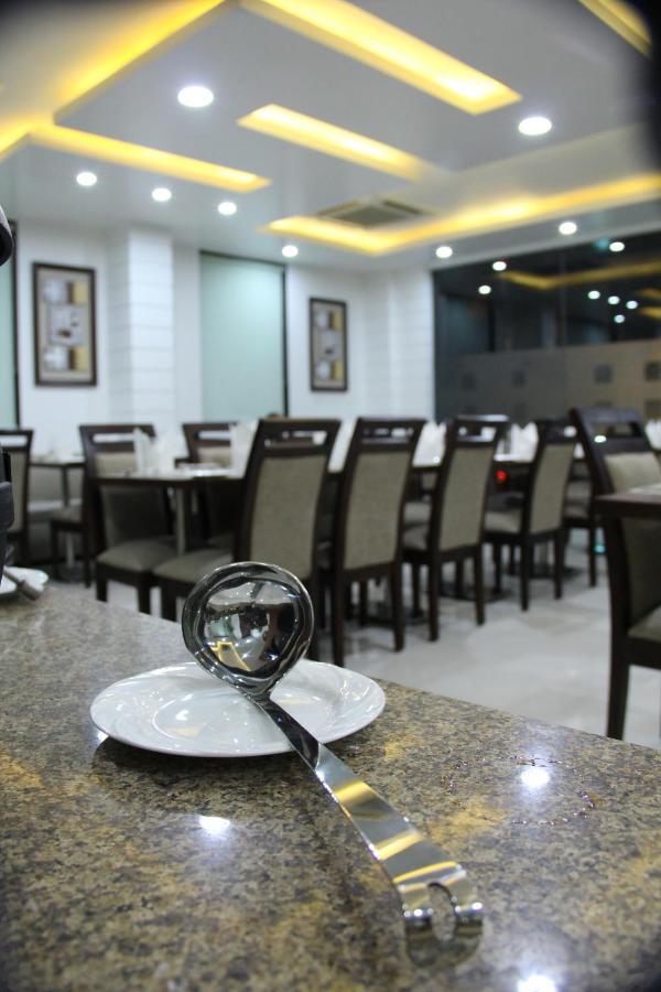 Hotel The Marque 마투라 외부 사진